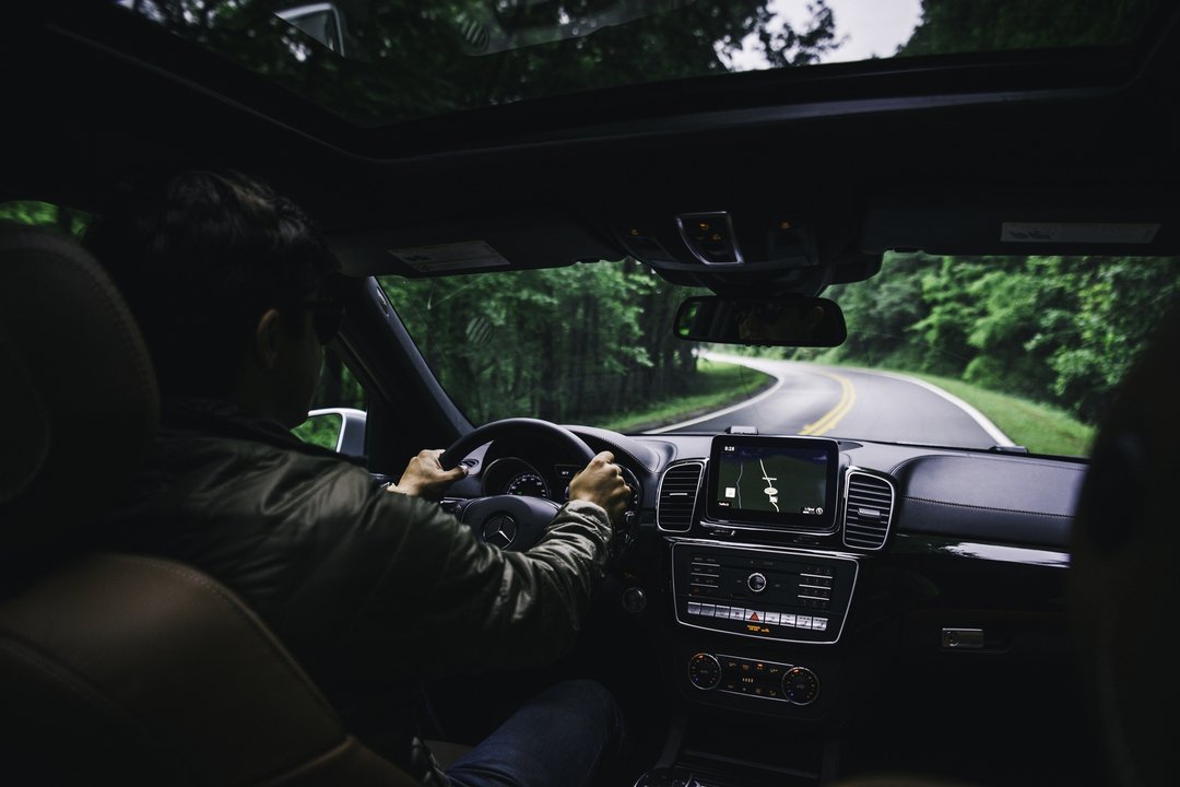 MercedesBenzGR's tweet photo. Ο δρόμος είναι όλος δικός σας. https://t.co/ep6d9NJQuk #MBPhotoCredit: Matthew Jones #MercedesBenz #GLE #550E https://t.co/HngHtEX0tl
