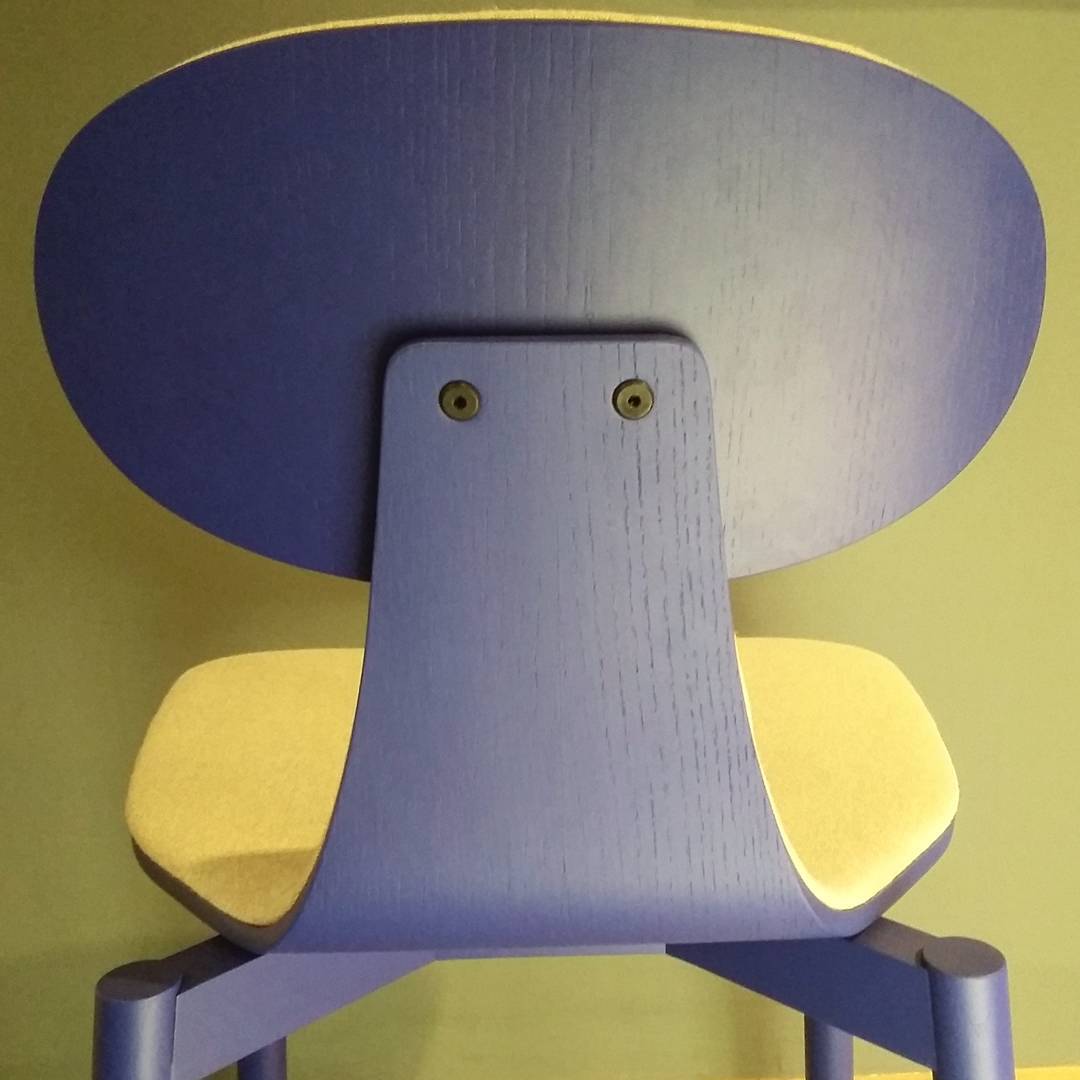 MOsDesignPH's tweet photo. This Silla 40 seat represents the '70s, like the design of the Synthesis 45 by Ettore Sottssas for Olivetti. #Nadadora #Sancal #mosdesignph https://t.co/EJKXInH3n0