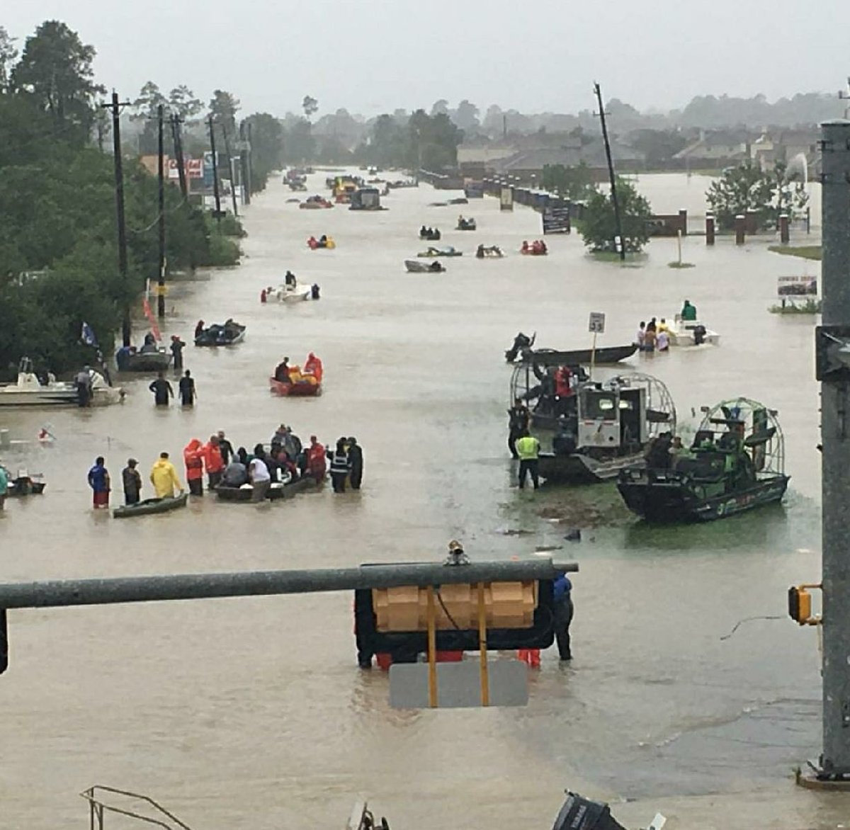 tops36DOTcom's tweet photo. BEFORE &amp; AFTER
N SAM HOUSTON PKWY TOLL - OVERLOOKING TIDWELL RD + STREET P.O.V
#houstonfloods #houstonflooding #HarveyStorm https://t.co/s8dTd7zqT3