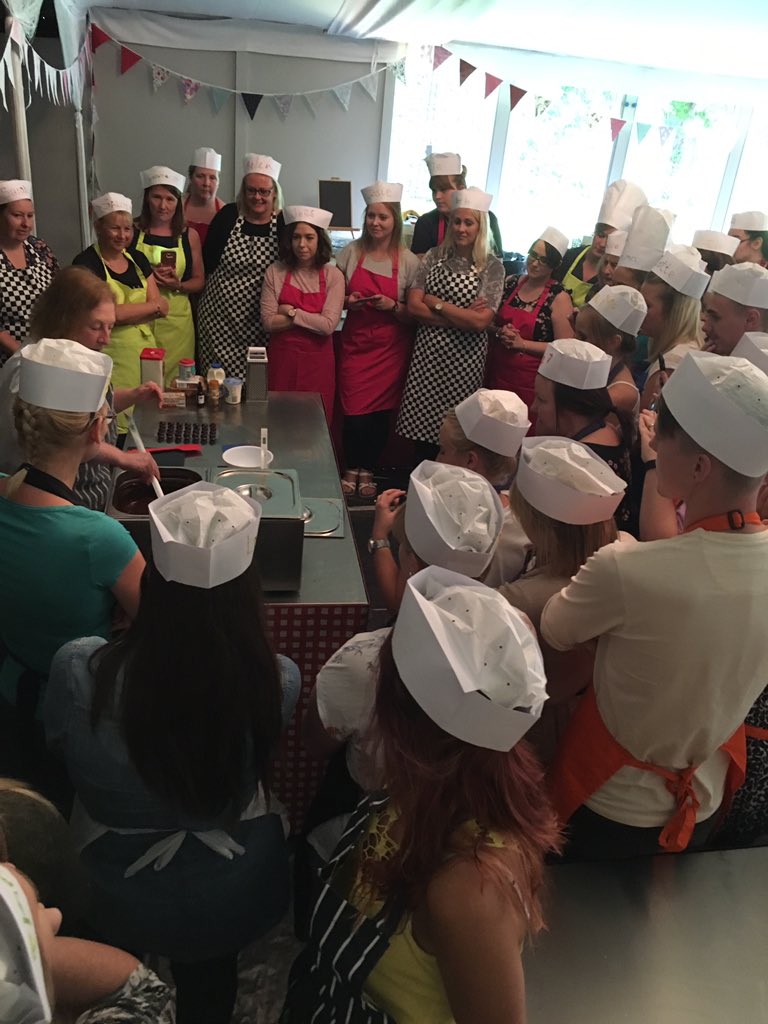Mr_D_Callaghan's tweet photo. Now listen carefully! #GBBO #GBBOTwitterBakeAlong #EosOdyssey2017 https://t.co/iORi4SA1wZ