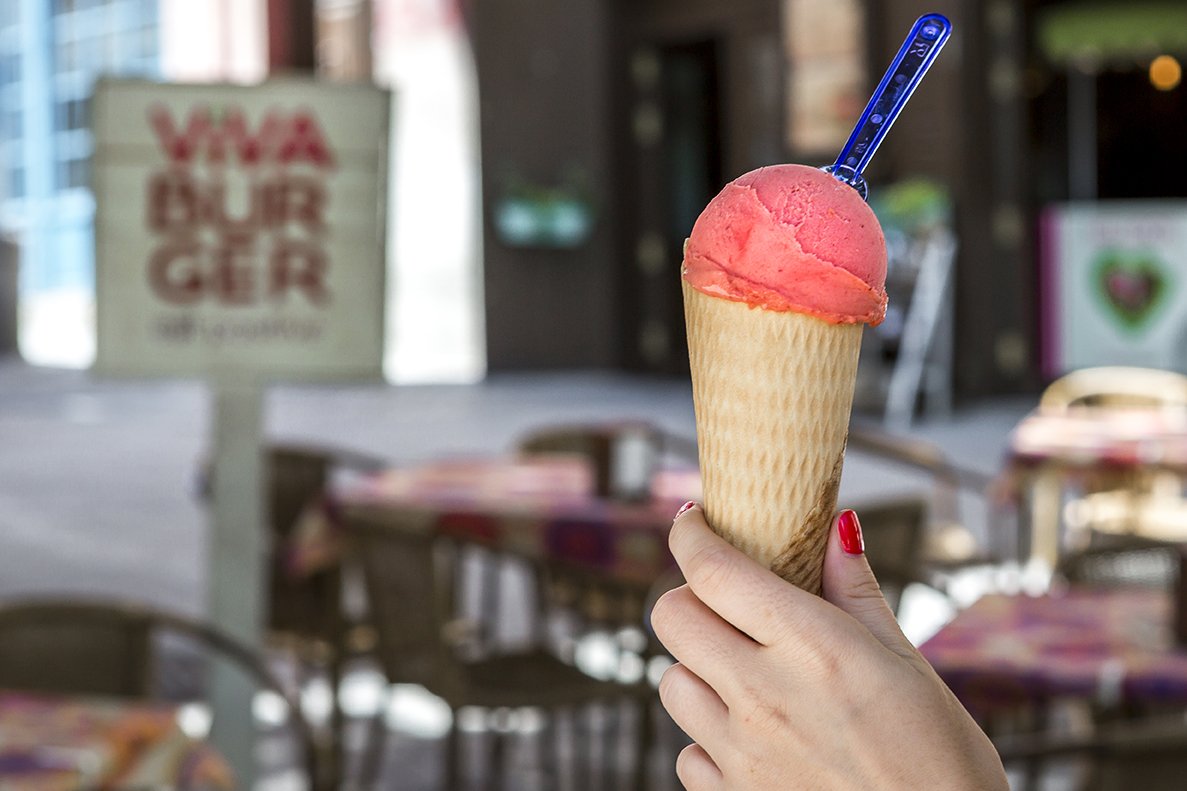 Viva_Burger's tweet photo. ¡Pink, pink, pink! Hoy vemos la vida de color de rosa 💗 https://t.co/rl6g1szAcI
