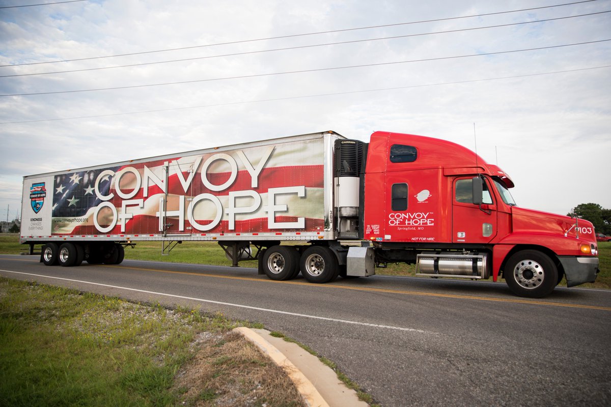 Bless the #truckers & #volunteers at #ConvoyOfHope. Their #DisasterServices #Fleet are helping #HurricaneHarvey victims RIGHT NOW! 🙏🏼