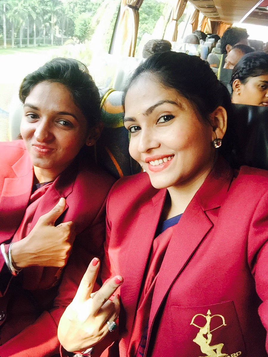 lr6090s's tweet photo. Buller Is Ready To Receive #ArjunaAwards2017 #SixerMachine @ImHarmanpreet
#NationalSportsDay https://t.co/LwE37szW0d