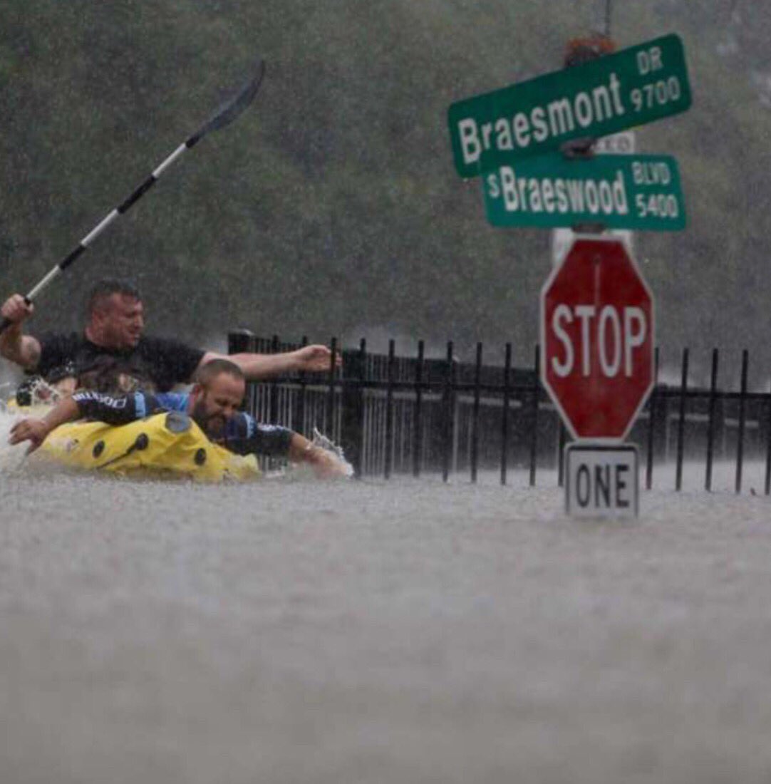 tops36DOTcom's tweet photo. BEFORE &amp; AFTER
BRAESMONT DR/S. BRAESWOOD NEAR HARMONY SCIENCE ACADEMY 
#houstonfloods #houstonflooding #HarveyStorm https://t.co/F3z8I0cdHg