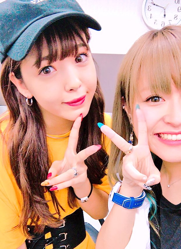 honoka7000's tweet photo. みちょぱちゃん＆ニコルちゃんと😍❤️

超十代109前のエンディングのトーク
めっちゃ楽しかった(>_<)

可愛すぎる。芸能人やーー😢💓💓
ありがとうございました(>_<)✨感激。 https://t.co/H15YmKEQw6