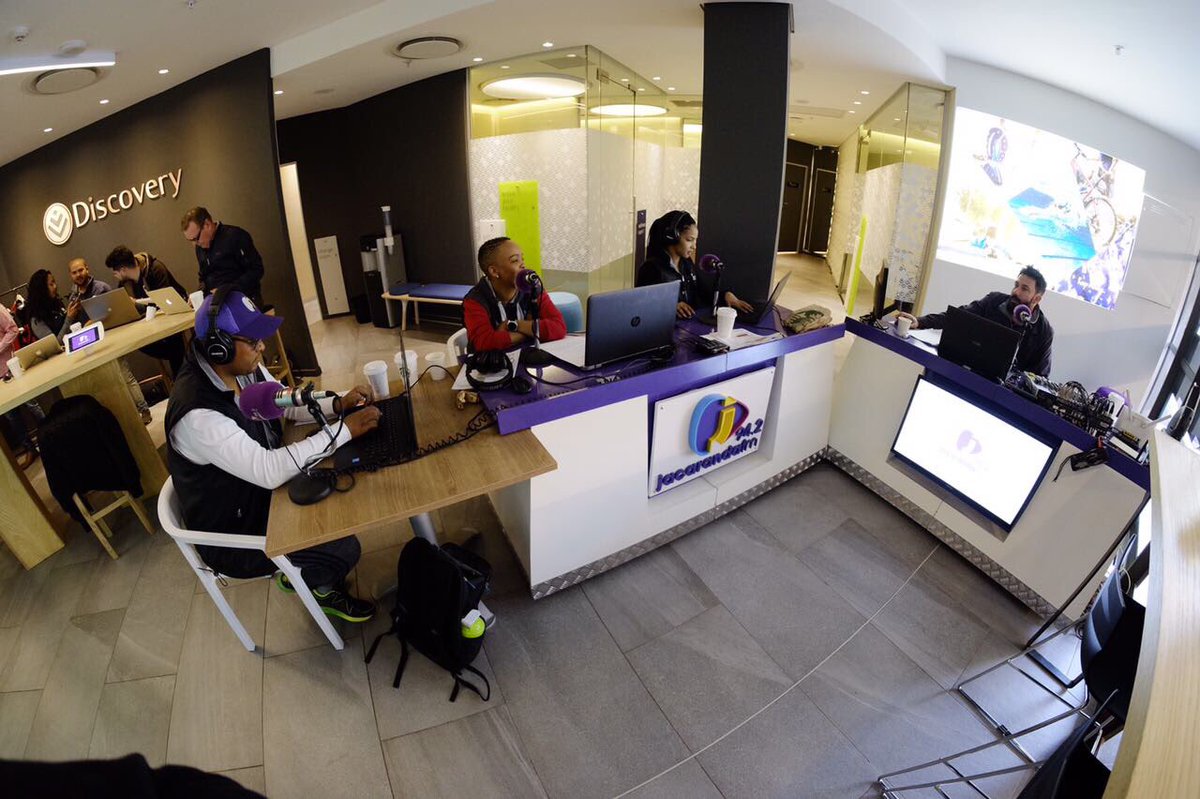 Discovery_SA's tweet photo. .@JacaBreakfast team in the building & broadcasting LIVE from the #DiscoveryStore this morning for the Discovery @jacarandafm #SpringWalk https://t.co/VkzN2oWoQO