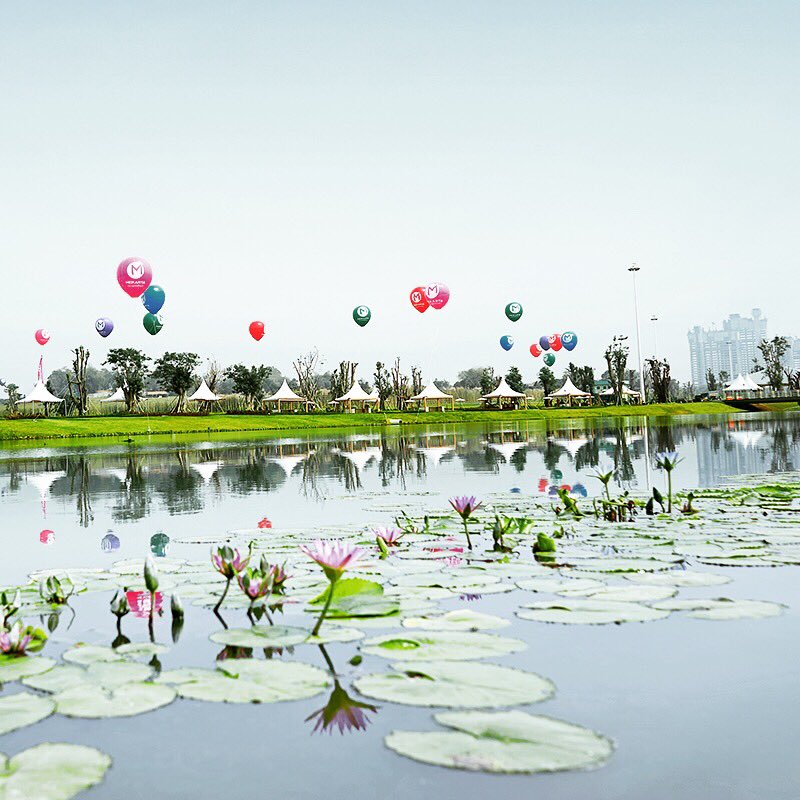 Can you imagine arid land in Cikarang will be transformed into this beautiful environment?
Check it out guys! It's Central Park in #Meikarta