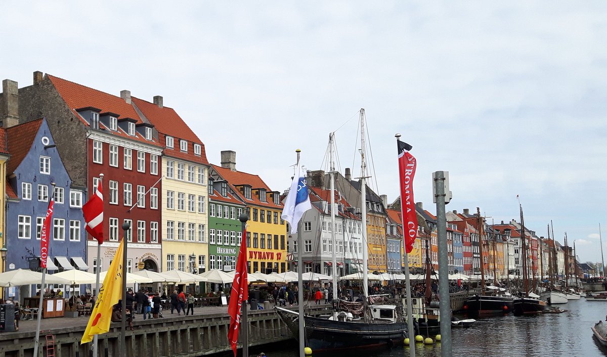 crmtoolbox's tweet photo. Lucky enough to work just around the corner of Nyhavn. This is an older picture from a grey day, but we still love it! #GreatestPlaceToWork https://t.co/75s8wD0Ol6