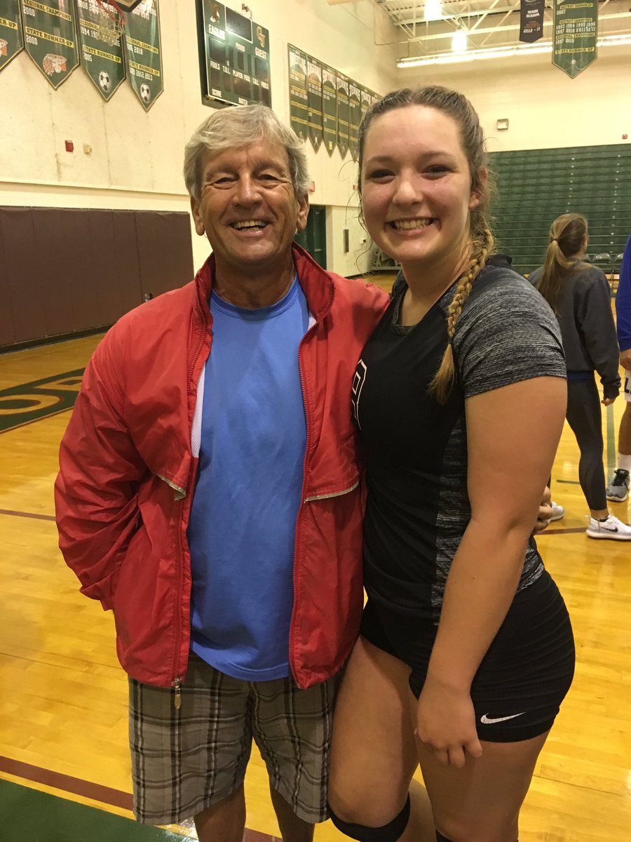 chimanegm's tweet photo. 🤗 @HannahChimane former Coach Terry Thomas! 😇 great mentor improve game onoff court! #mentorship #onoffcourt #beatGeorgeJenkins #beatMcKeel https://t.co/T9RLLoKyBR