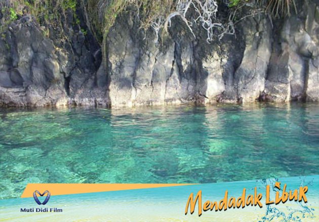 MendadakLibur's tweet photo. Pantai Lehi, Sulawesi Utara, terkenal karena airnya yg panas dan kamu bisa melihat uap air laut yang muncul ke permukaan lho! #MendadakLibur https://t.co/GMLU2vOgGR