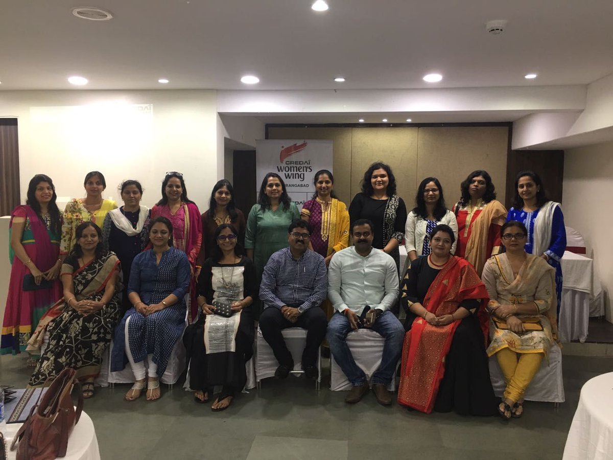 CREDAI_WW's tweet photo. Mr Pramod Khairnarji, VP CREDAI Maharashtra on the impact of #RERA at the seminar organized by CREDAI Women's Wing Aurangabad. #WomensWing https://t.co/1CII3TkLEH