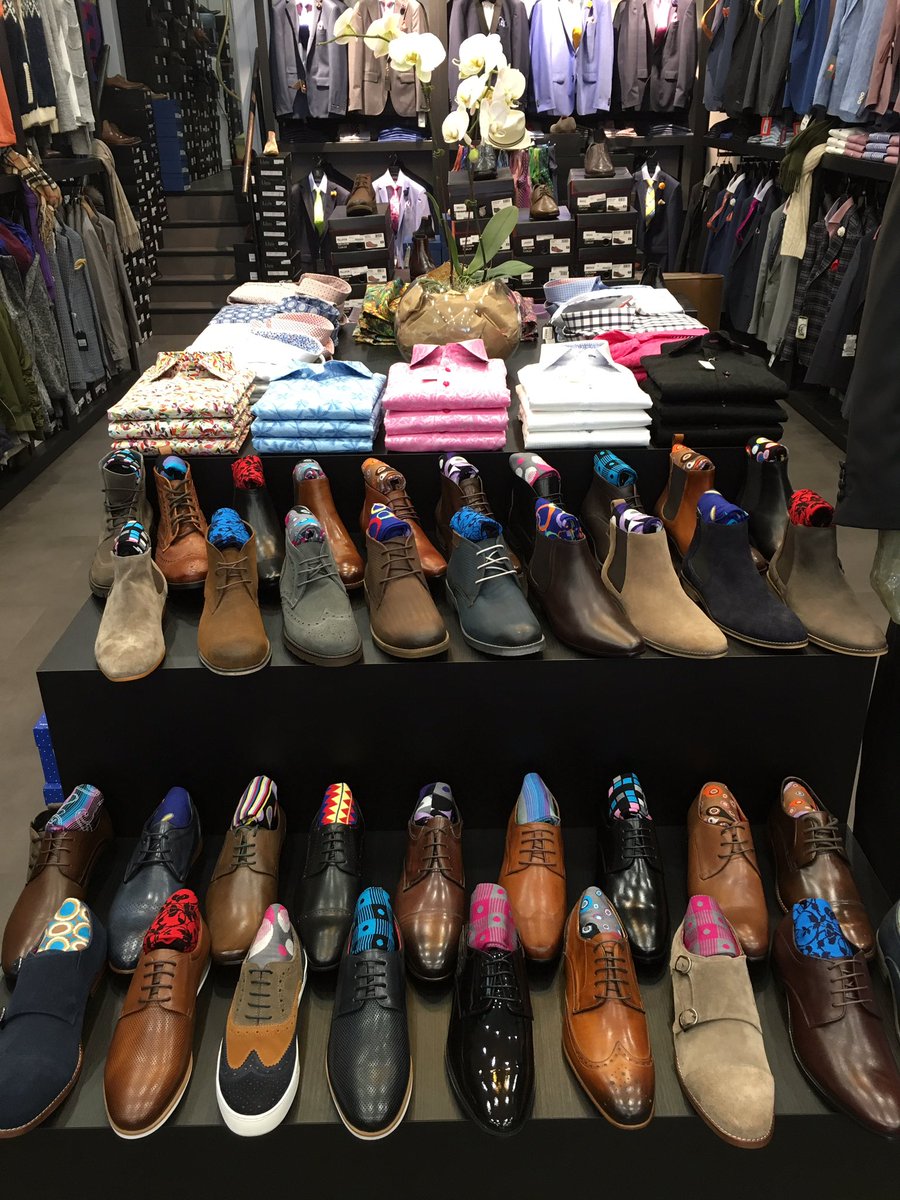 ScudMark's tweet photo. New Spring Arrivals @menzclub #menswear #mensfashion #fashion #dapper #style #chino #socks #shirts #shoes #Blazers #Bertigo #italianshoes https://t.co/Gyt64pqesD