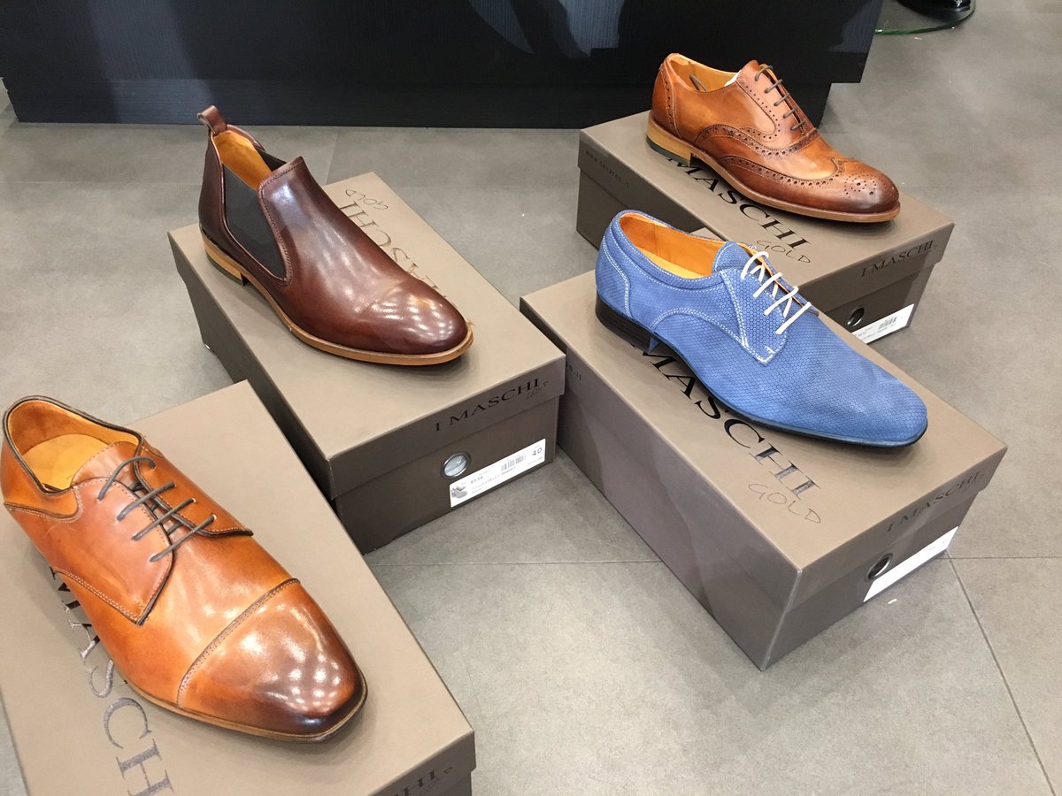ScudMark's tweet photo. New Spring Arrivals @menzclub #menswear #mensfashion #fashion #dapper #style #chino #socks #shirts #shoes #Blazers #Bertigo #italianshoes https://t.co/Gyt64pqesD