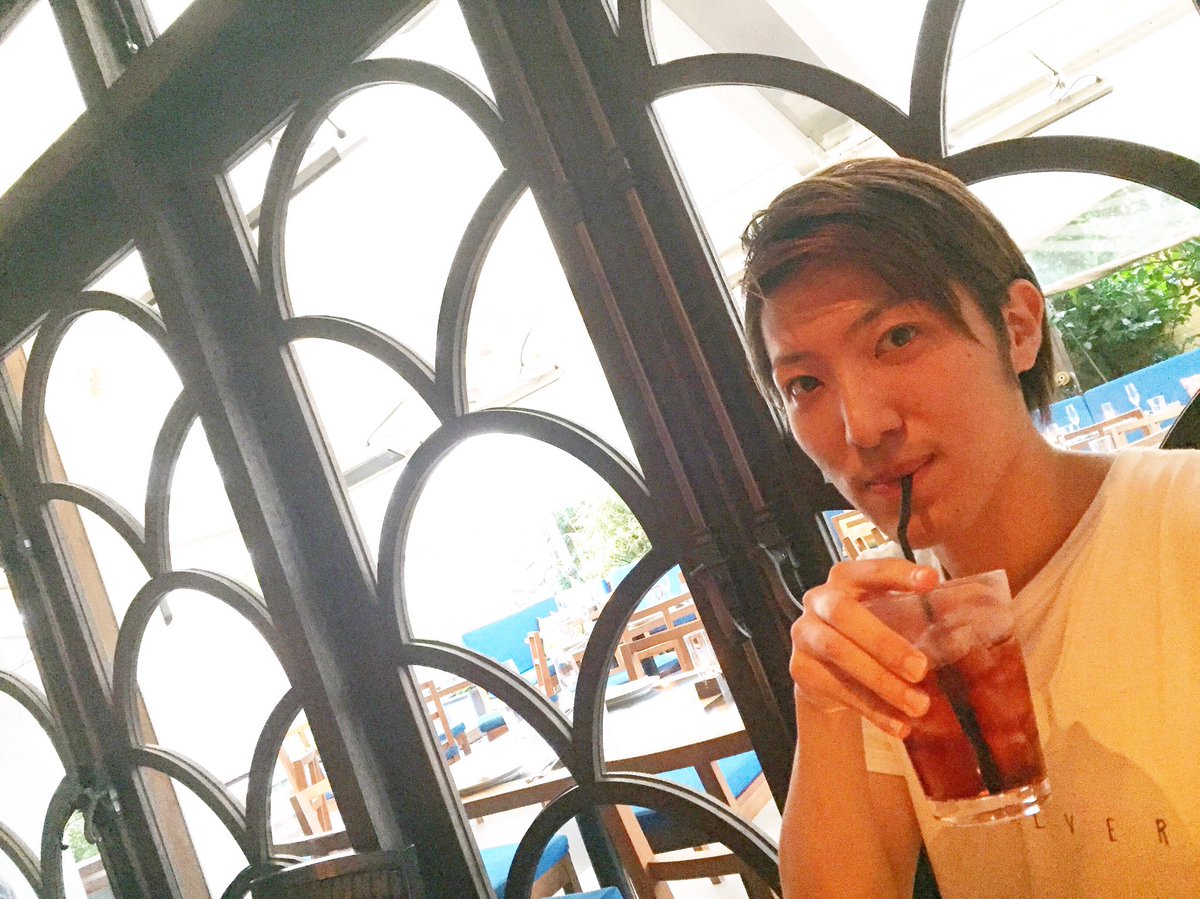 yuntapp's tweet photo. 表参道のカフェで打ち合わせ♪ https://t.co/LGOaSUwJXO