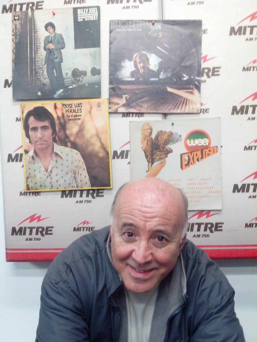 jcdelmissier's tweet photo. Una madrugada lluviosa para escuchar #vinilos en @radiomitre  con @jcdelmissier https://t.co/QOJTjoGSDW