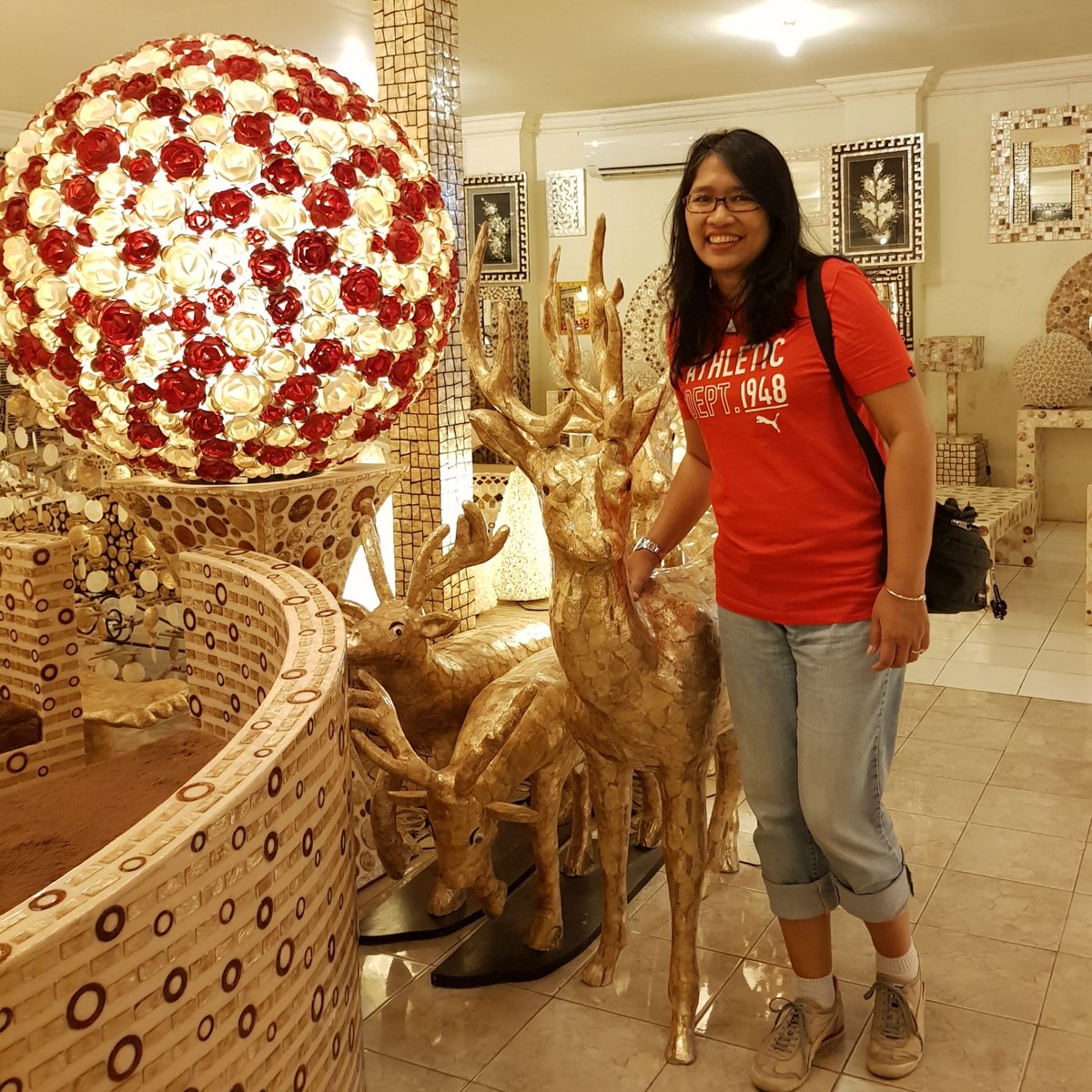 dwitacrafter's tweet photo. Awesome shell crafts.
I just don't know to spare time for cleaning if I buy them.
#shellcrafts #cirebon https://t.co/29DnB55wOL
