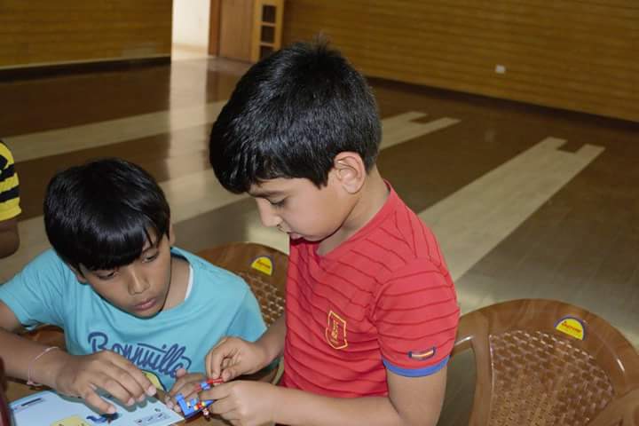 ROBOGOfficial's tweet photo. Children enjoying and learning #STEM concepts during ROBO-G Hands-On Learning workshop at Purva Fairmont, #HRSLayout on 19th August. https://t.co/iq03BwGYqp