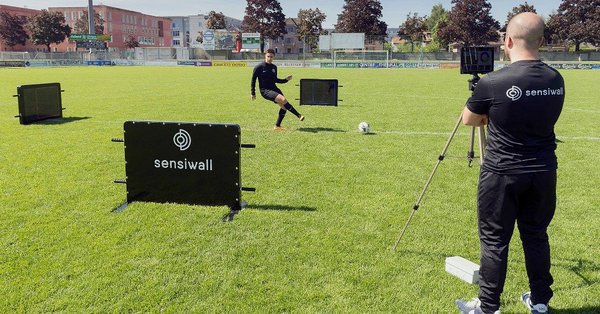 FIT_fund's tweet photo. '@Sensiwall’s technology takes footballers and athletes to the next level. Read @ThinkSportCH portrait:  https://t.co/BNQAUoyV8D #VDtech https://t.co/7toqHzRvWR