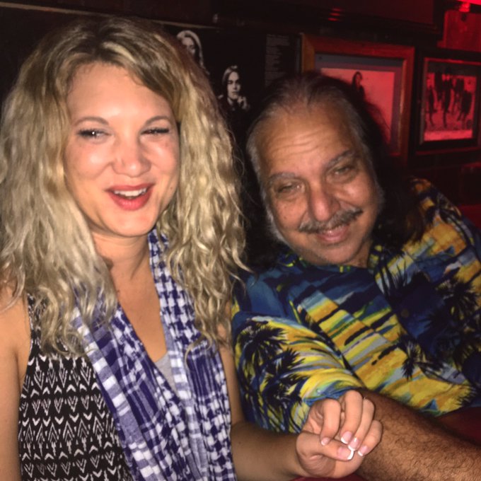 Having fun at the @Rainbowlive with @RebekahKochan @Dantethecomic https://t.co/34vT0fVw9W<a class="tags" target="_blank" title="On Twitter" href="/?out=eyJ0eXAiOiJKV1QiLCJhbGciOiJIUzUxMiJ9.eyJpYXQiOjE3MTk3MDI5MDIsImlzcyI6InR3cG9ybnN0YXJzLmNvbSIsIm5iZiI6MTcxOTcwMjkwMiwiZXhwIjoxNzUxMjM4OTAyLCJyZWRpcmVjdF91cmwiOiJodHRwczovL3R3aXR0ZXIuY29tL1JhaW5ib3dsaXZlIn0.-h78niKAmB8HCXpuuzZlJb2Cl9us4TmRmtnJUrAnusioQpDb_u4GZlHcarPczjzUBZ2GVIdX-wvWBBzPy9I8Ng">@Rainbowlive</a><a class="tags" target="_blank" title="On Twitter" href="/?out=eyJ0eXAiOiJKV1QiLCJhbGciOiJIUzUxMiJ9.eyJpYXQiOjE3MTk3MDI5MDIsImlzcyI6InR3cG9ybnN0YXJzLmNvbSIsIm5iZiI6MTcxOTcwMjkwMiwiZXhwIjoxNzUxMjM4OTAyLCJyZWRpcmVjdF91cmwiOiJodHRwczovL3R3aXR0ZXIuY29tL1JlYmVrYWhLb2NoYW4ifQ.nY4dv9WwjCNVlEx09gEb5XmNDrSG3qJ74mcJYA8oPyyV0N5cFJO34-CYvoGKRf1-7SbxSx7VMu8aZHsC1yU4qA">@RebekahKochan</a><a href="/tag/costume"class="tags"><span>#costume</span></a><a href="/tag/halloween"class="tags"><span>#halloween</span></a><a href="/tag/ronjeremy"class="tags"><span>#ronjeremy</span></a>