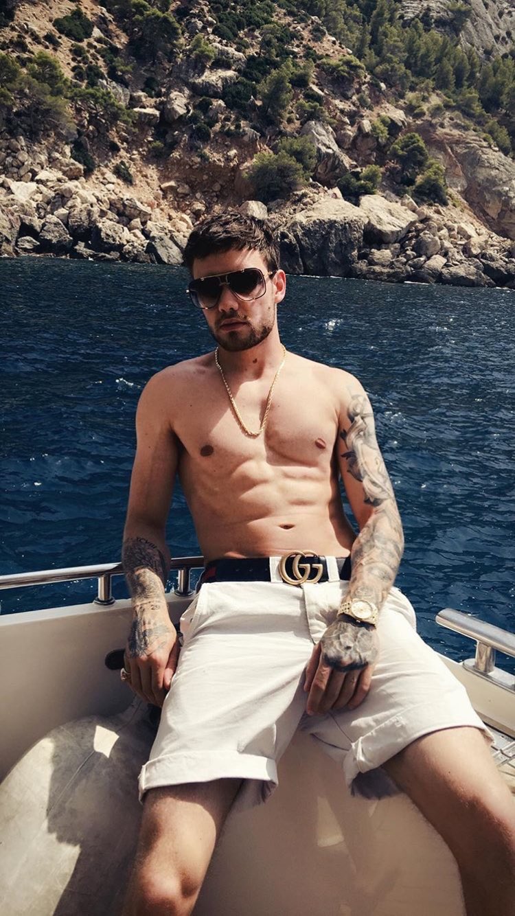 Celebrity wearing gucci belt best sale