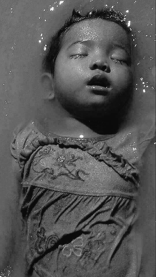 Bu yavrumuz Arakan'da zalimler tarafından katledildi. Bu zulmü durdurun! #Arakan