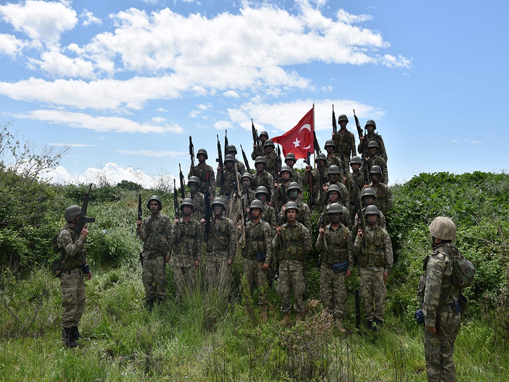 “Dünyanın hiçbir ordusunda yüreği seninkinden daha temiz, daha sağlam bir askere rastlanmamıştır." Mustafa Kemal Atatürk