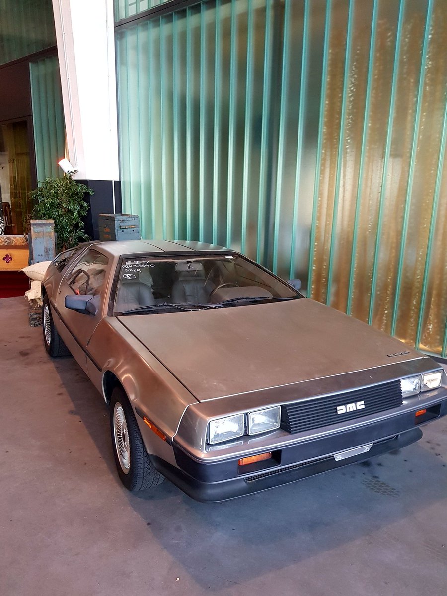 _mickor's tweet photo. DeLorean in Bremen gelandet.  #Backtothefuture 
#Bremen 
#SchuppenEins https://t.co/HV5pYamPTK