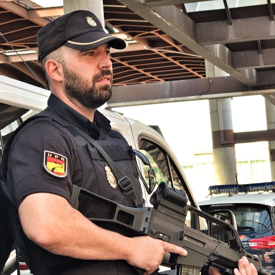 policia's tweet photo. ¡Vamos allá! Nuestros indicativos en servicio están listos para garantizar un día seguro🚔🚨. ¡¡Mucho power y #FelizMartes !! https://t.co/0pEtd2kKDB