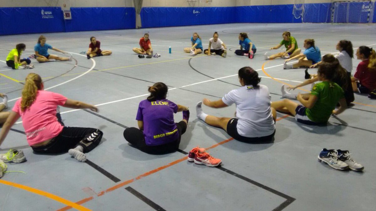 Ayer, el equipo de #DHPlataFem volvió al trabajo con una sesión de carrera en Polvoranca y balón en La Alhóndiga-Sector III. ¡Arrancamos!