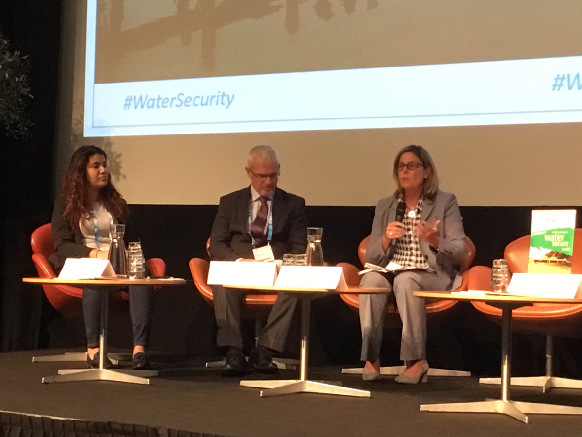 MarietCohen's tweet photo. Direct financing for women #wwgender #wwweek #soroptitweet https://t.co/uovFIyNSpu