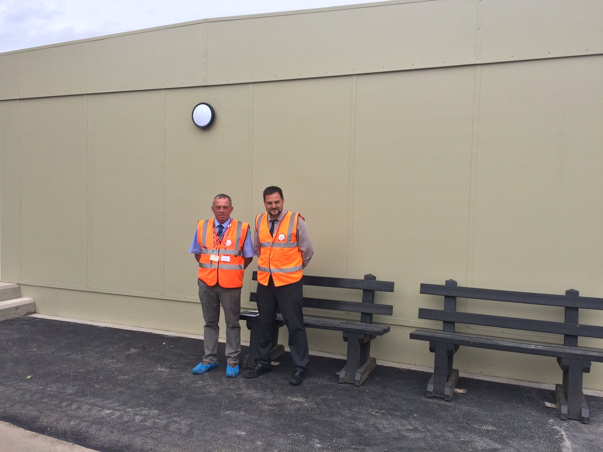WalterThompsonL's tweet photo. Glusburn Primary PCU handed over last Friday, ready for the new term to begin #idealbuildingsolutions #PCU #classroom #newterm #onprogramme https://t.co/FMH9CicS8s