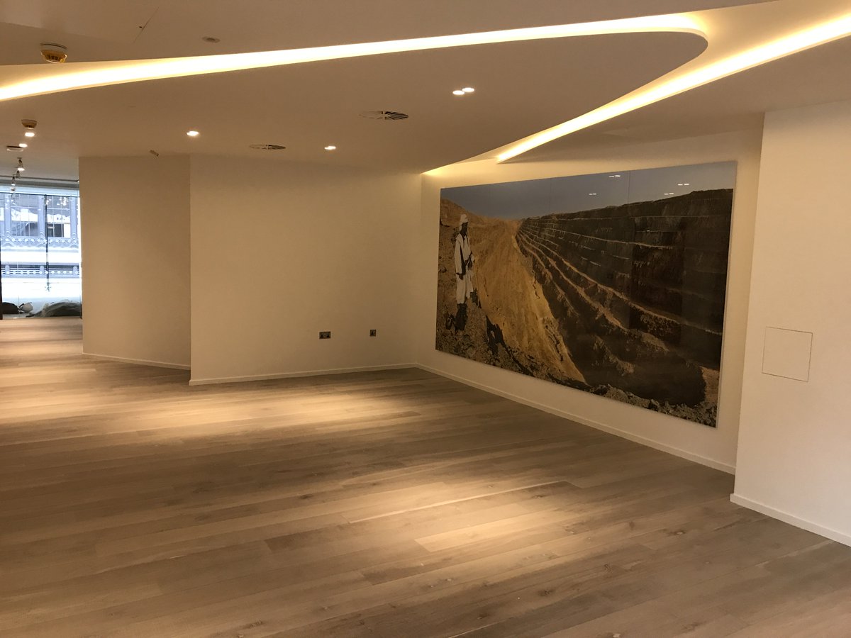 supagoldltd's tweet photo. We are very proud to show off this fantastic fit out at 5 Young Street for @AreaSq , Great use of @MillikenEurope &amp; @havwoods #flooring https://t.co/AfWmdzQUvJ
