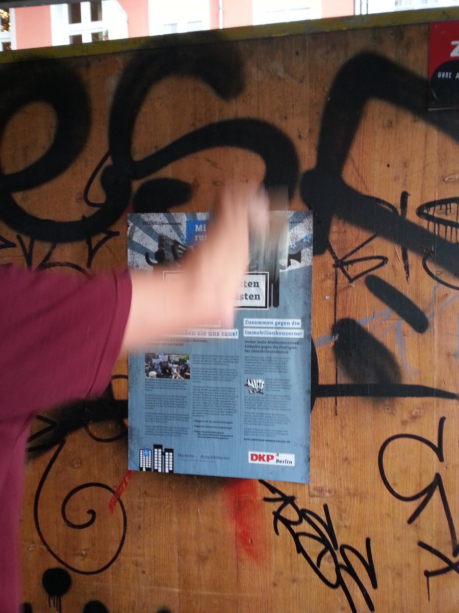 Unsere #Wandzeitung zur #DeutscheWohnen und #Mieten kämpfen ist im Bezirk aufgetaucht #xhain