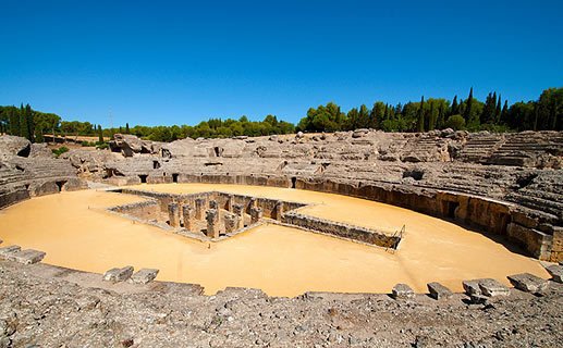 Do you know where is the #DragonPit filmed? #GameOfThrones huffingtonpost.com/entry/4-filmin… #Itálica #Seville