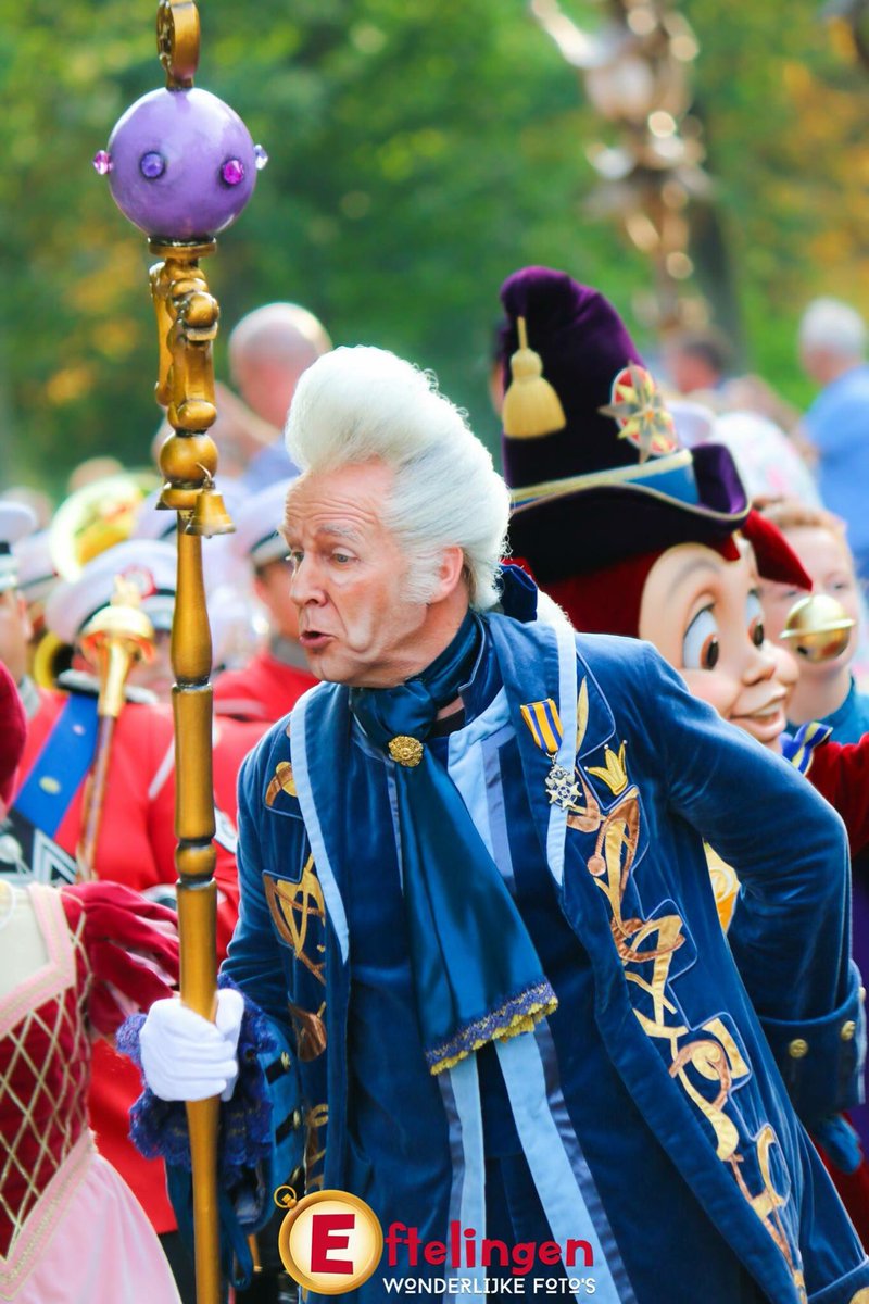 _Eftelingen's tweet photo. O.J. Punctuel tijdens het laatste Negen Pleinen Festijn! 😊#eftelingen🎢 @efteling #Efteling #Symbolica #sprookjesboom #symbolica https://t.co/fPKhNOxrfp