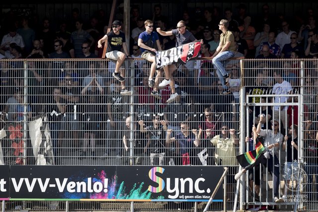 AwaydaysNL's tweet photo. Uitsupporters:

#nacspa 631
#vitaz 154
#adohee 93
#zwotwe 420
#herexc 19
#feywil 275
#vvvaja 550 (uvk)
#groutr 525 (uvk)  
#psvrod 175 https://t.co/yYrbPkQ2Gz