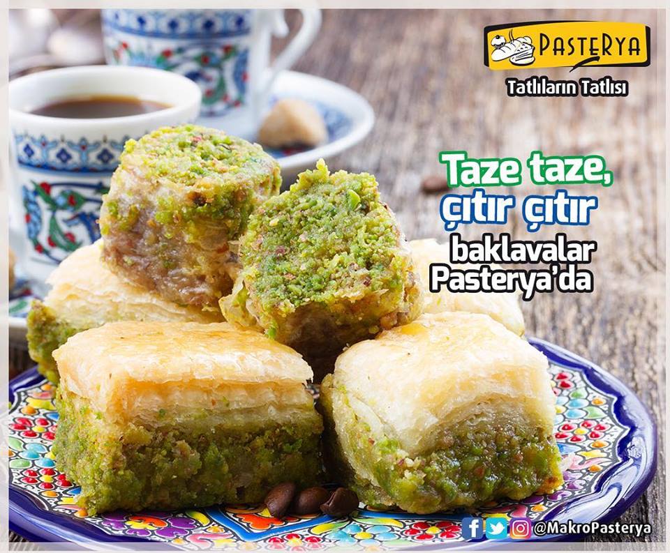 makropasterya's tweet photo. Bayram ikramlıklarınızın vazgeçilmez tatları Pasterya'da! https://t.co/3ZCi2aB5Lb