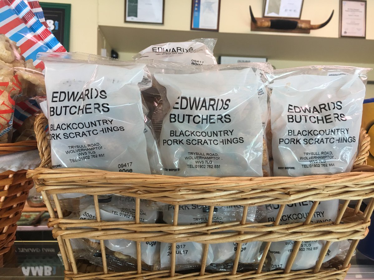 Pork scratchings!! #traditonalbutchers #sundaylunch #familybutchers #butchers #wolverhampton #blackcountry #yummy #porkscratchings