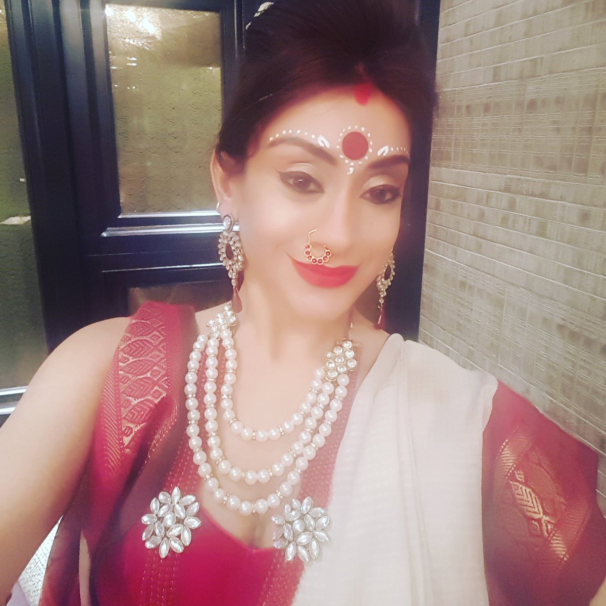 neetschadha's tweet photo. Dressed up like a Bengali bride for the flavors of India event in Philippines... Amazing experience 💜💜💜    #bengalibride #flavorsofindia https://t.co/OIhfa2M8In
