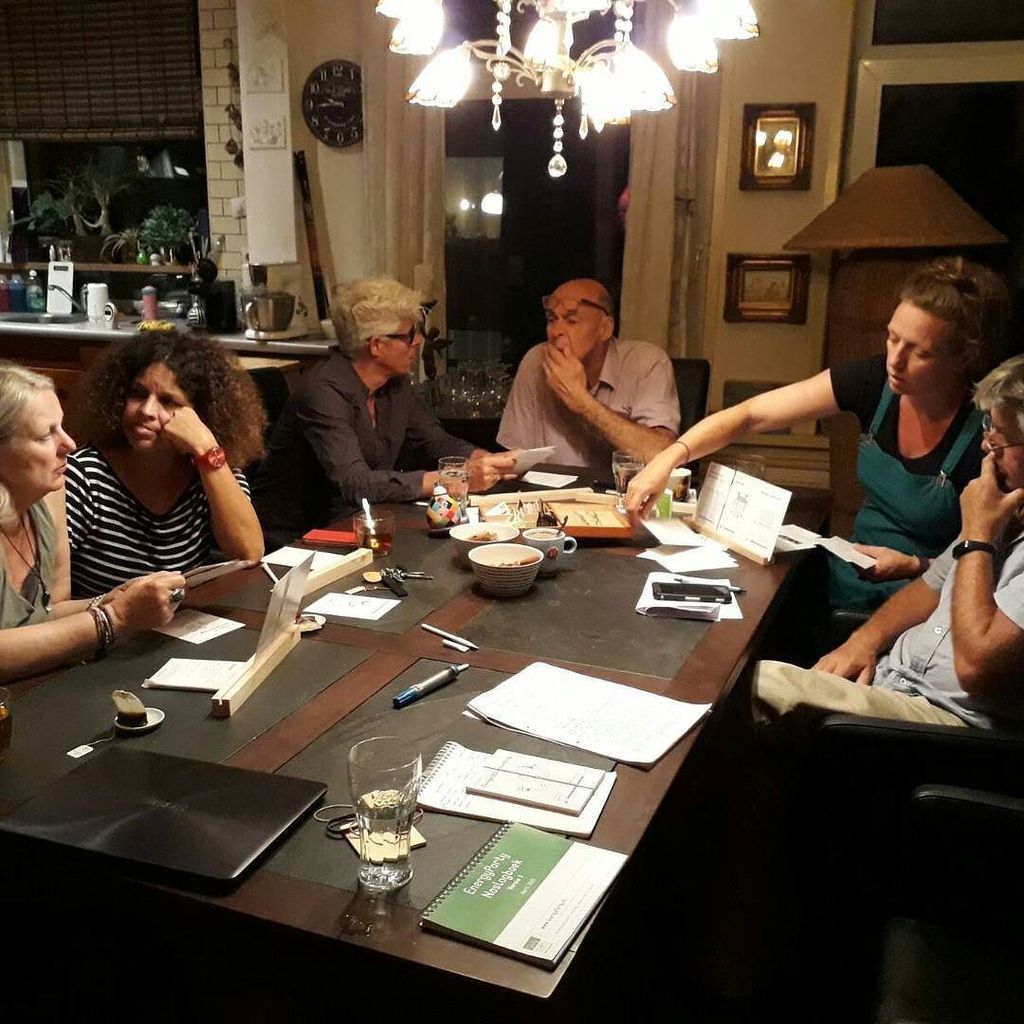 070Energiek's tweet image. Gisteravond heeft onze facilitator Ben een leuke #energyparty in het #zeeheldenkwartier gegeven. Ook in deze Haags… ift.tt/2xtLfeG