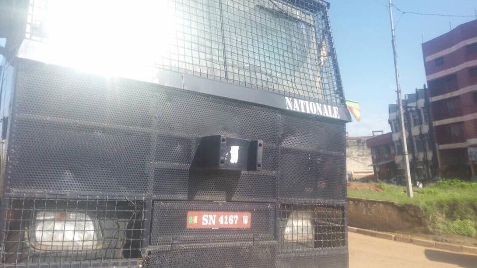 AlbertNchinda's tweet photo. Shops and markets sealed by the government delegate, police &amp; gendarmes patrolling. Bamenda, NW Region today.
#Bamenda #Cameroon #Cameroun https://t.co/c7PWRlvG1n