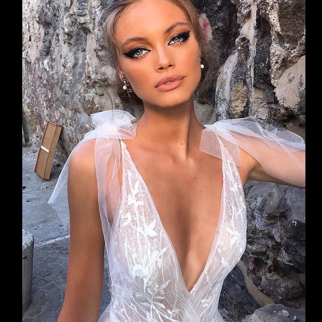 BrideMinded's tweet photo. #berta #bertabridal #bertabride #beautifulberta #bertamuse @berta 🌹 https://t.co/aDqGIYhCzG https://t.co/7RQywuR0gK