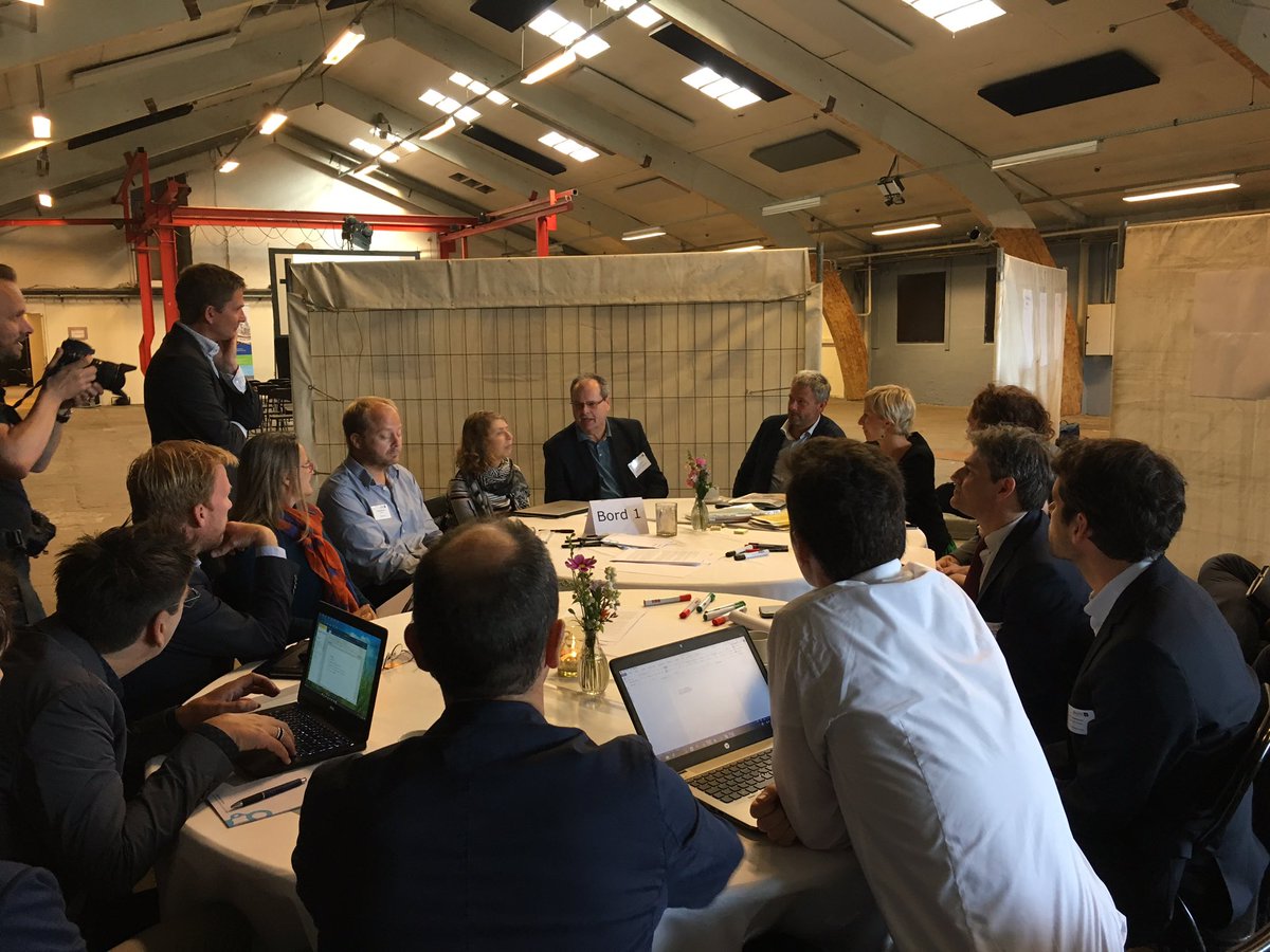 CKICNordic's tweet photo. Lively group discussions on #GreenFinance at #CPHClimateSolutions ☝️🗣@ClimateKICLoCaL @ClimateKIC @cphclimateconf @koebenhavner https://t.co/4NBAC4Y6tb