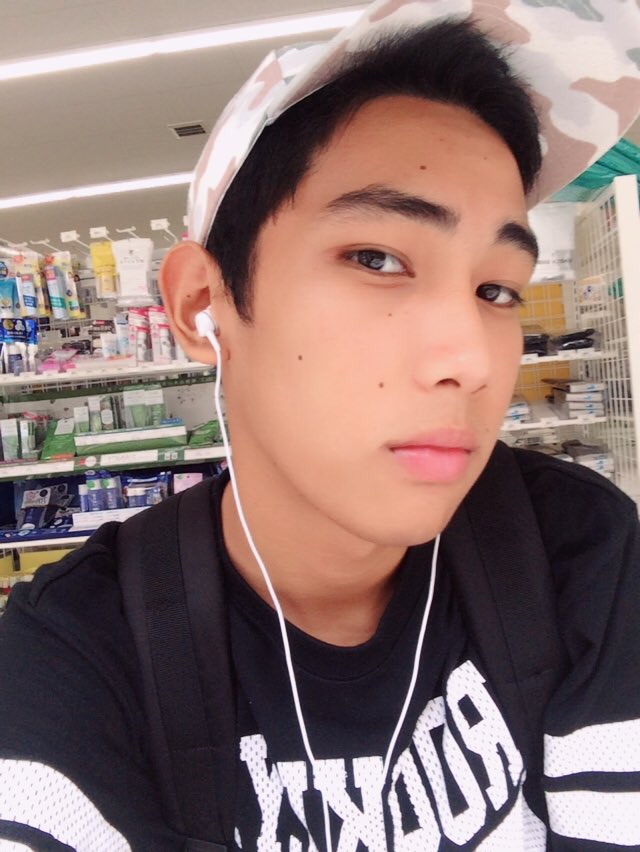 itskyleaponte's tweet photo. Bad boy..😂💕✌🏻
#badboy #bae #pinoy #Philippines https://t.co/zhGm4FJMvD