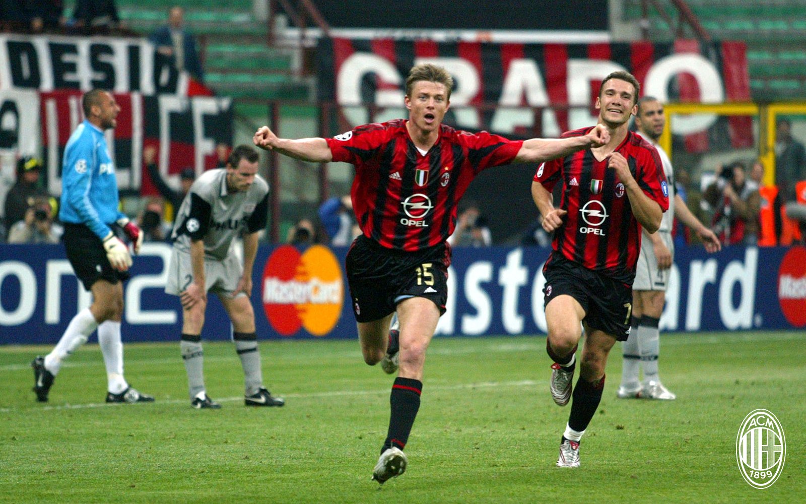  Happy birthday, Jon Dahl Tomasson.   