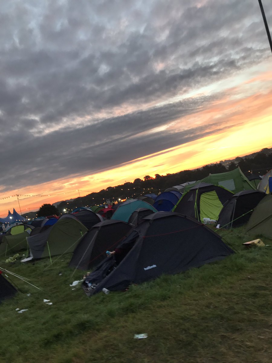 AmyRossiter_'s tweet photo. Sun rising over @Creamfields , the best weekend of my life #Creamfields20 https://t.co/1QPwPzo6bT