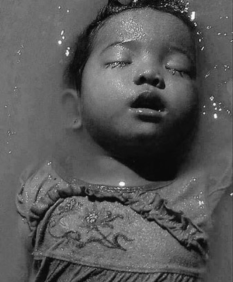 Arakan'da insanlık ölüyor. Zalimler son 3 günde kadın,çocuk dinlemeden 3 bin insanı katletti. #AraKANağlıyor