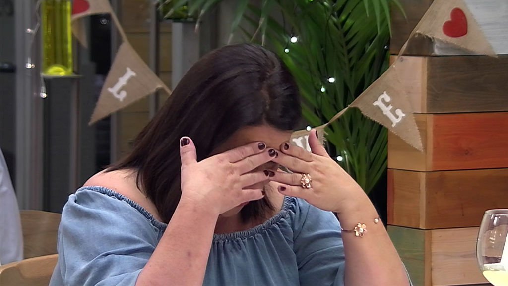ElConfiTV's tweet photo. Desastrosa cita en #FirstDates417: "Me ha deprimido, me ha hundido en la miseria" https://t.co/AxGNffWhBO https://t.co/UKKpai7Ug1