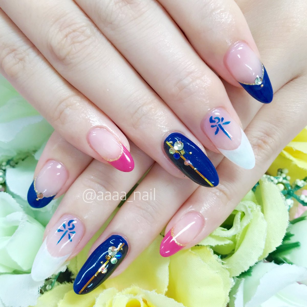 Nail Salon Muah モチーフネイル お客様オーダー Fate アーサー ペンドラゴン プロトタイプ イメージカラーのフレンチに甲冑のマークと瞳の緑のストーンを ご来店ありがとうございました Nail Salon Muah モチーフネイル お客様オーダー Fate アーサー ペンドラゴン プロトタイプ イメージカラーのフレンチに甲冑のマークと瞳の緑のストーンを ご来店ありがとうございました
