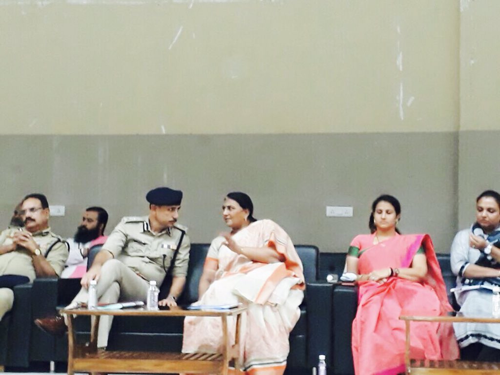 asmitashiroya's tweet photo. Meeting regarding Ganesh visharjan yatra's to be completed peacefully &amp; in disciplined way with happiness on surtis face https://t.co/i5U9W95heA